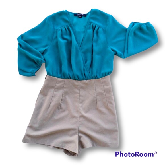 Forever 21 Medium Faux Wrap Style Romper -Color Bock-Sheer-Pockets-Minimal - Picture 1 of 6